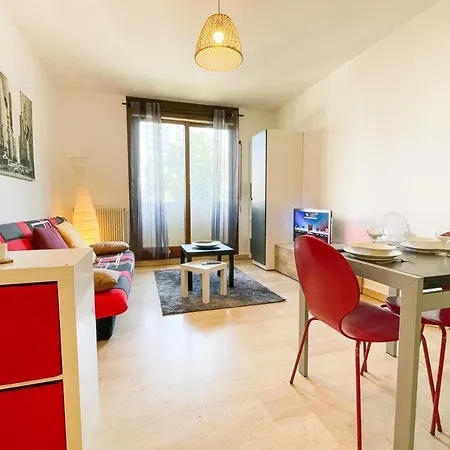 #fq The Break - Balcony Apartment